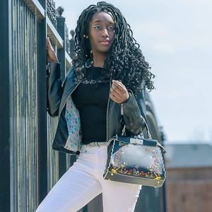 Meet your Posher, Ebony